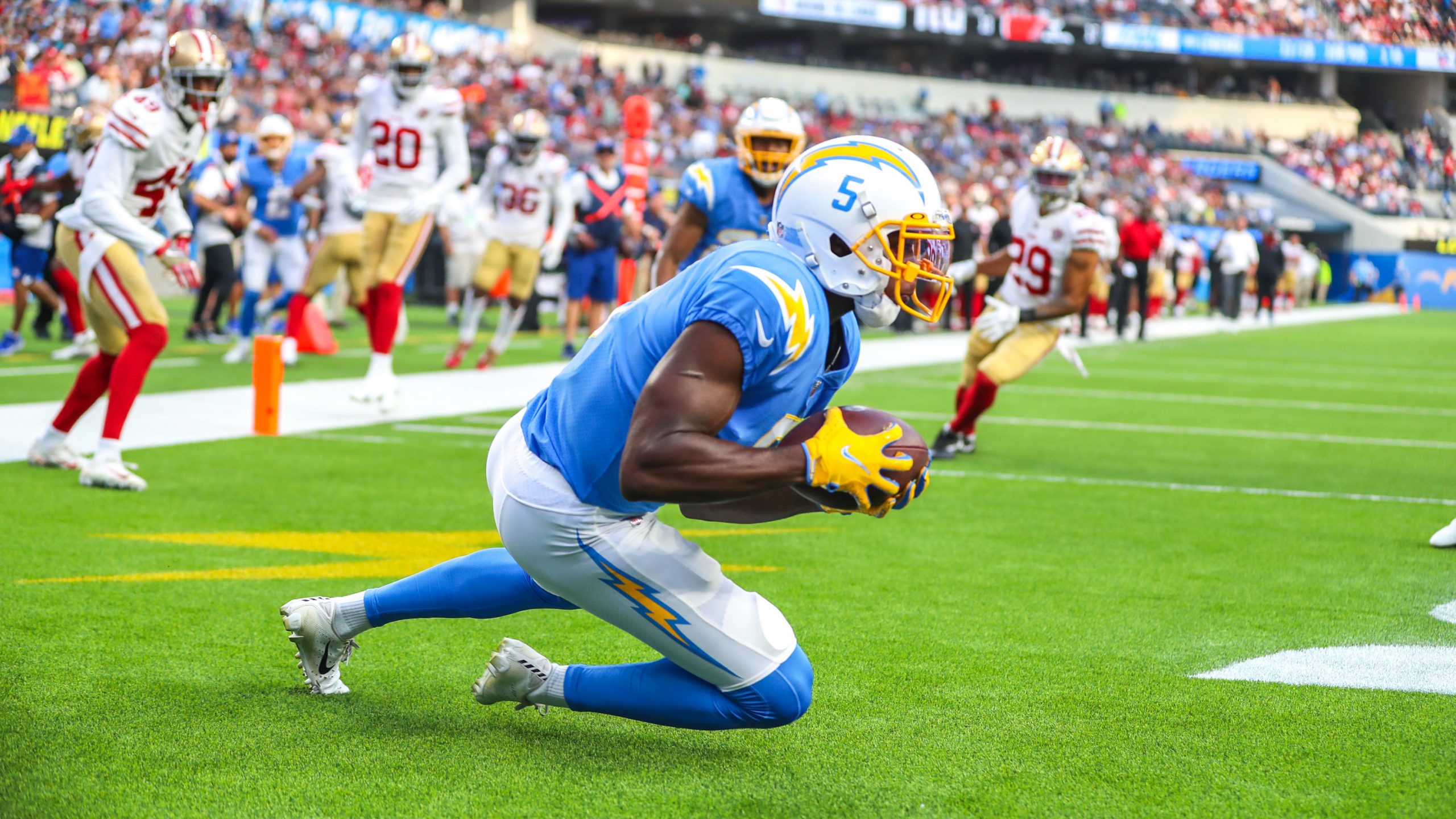 WATCH: Former Tennessee WR Hauls In Touchdown On Thursday Night